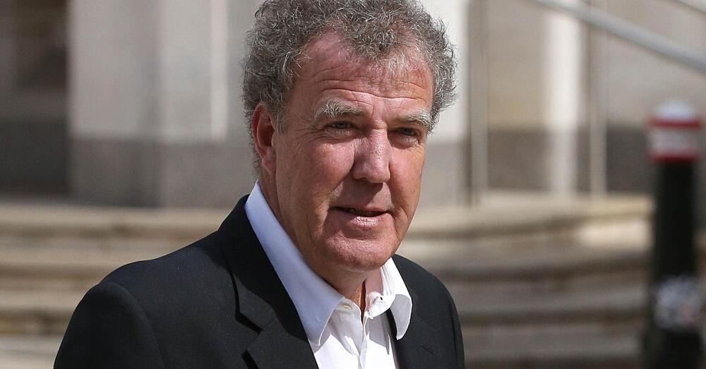 Clarkson contro gli ambientalisti che dopo gli incidenti sabotano le auto: &ldquo;Andate a bruciare le fabbriche di coltelli ogni volta che qualcuno viene pugnalato?&rdquo;