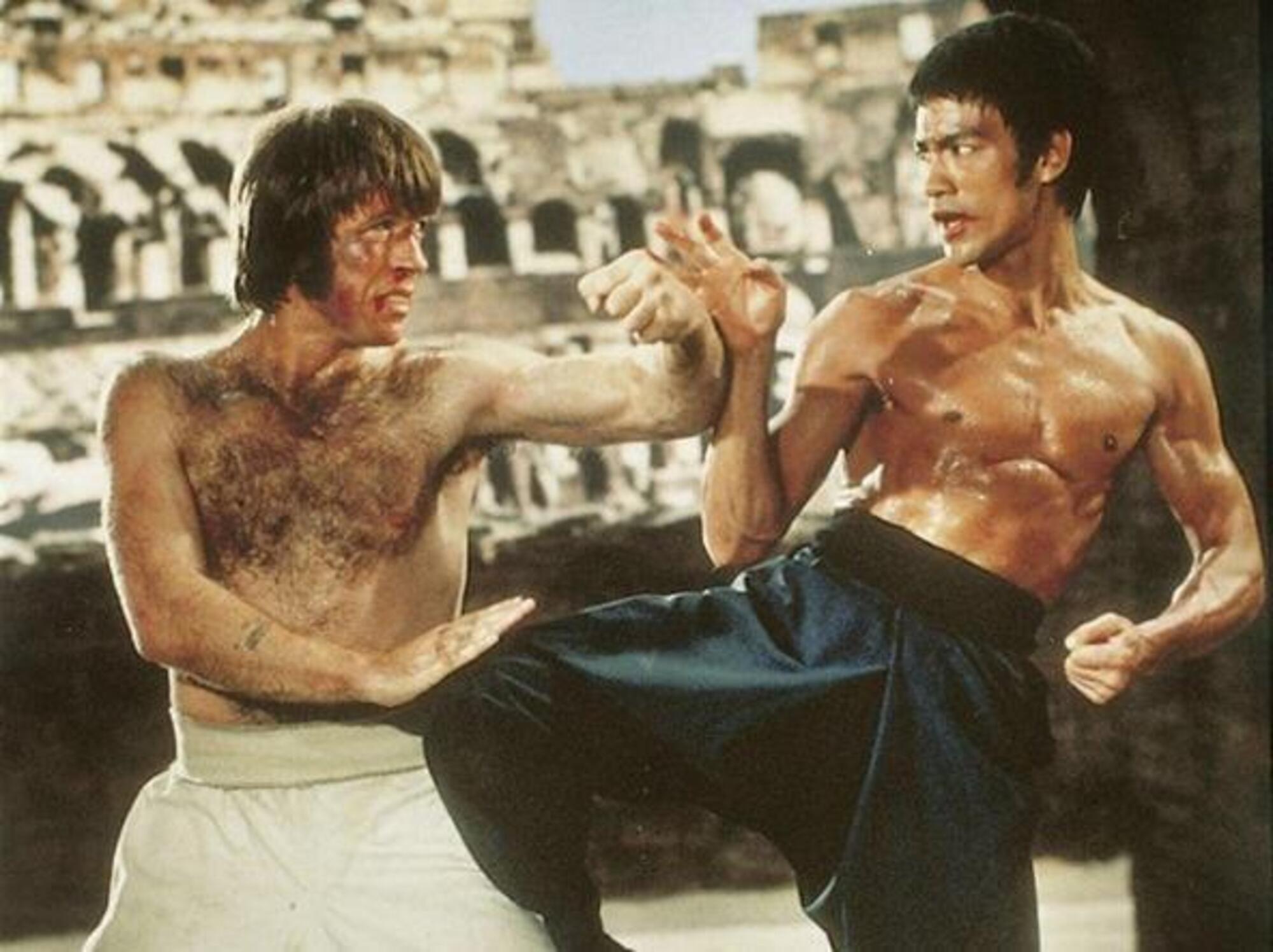 Chuck Norris  eBruce Lee