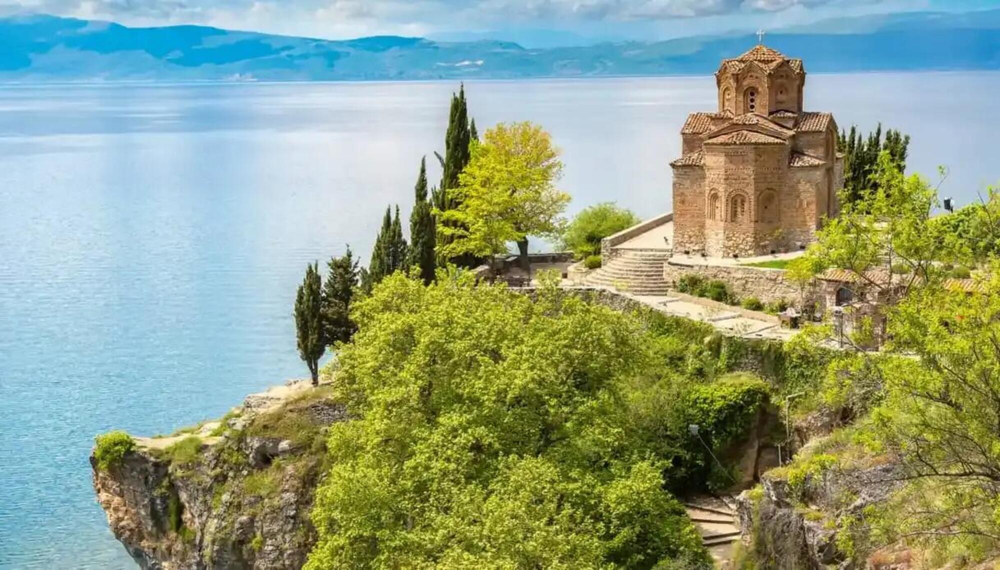 Il lago di Ocrida in Albania