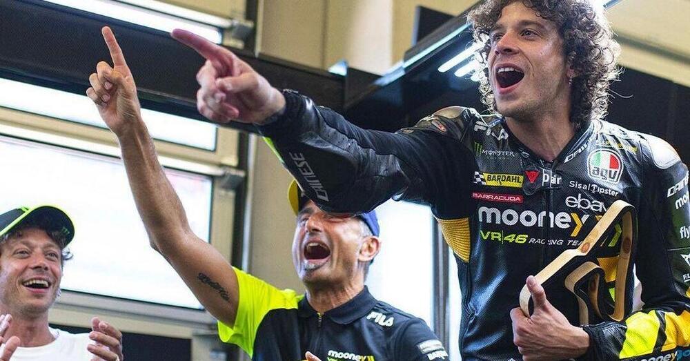 Valentino Rossi a Marco Bezzecchi: &ldquo;Oh, altri due giri e andavamo a prendere Pecco&rdquo;