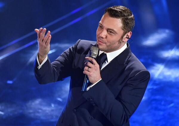 Tiziano Ferro e J-Ax, un feat che non lascia traccia se non un po&#039; di inclusivit&agrave; (e di fastidio): &ldquo;Abbiamo vinto gi&agrave;&rdquo; nuovo inno del Pd?