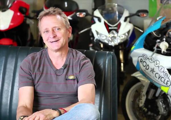 Kevin Schwantz &egrave; a Misano. L&rsquo;incontro con Valentino Rossi, un dubbio su Marc Marquez e un rammarico: &ldquo;Meglio le 2tempi, da veri gladiatori&rdquo;