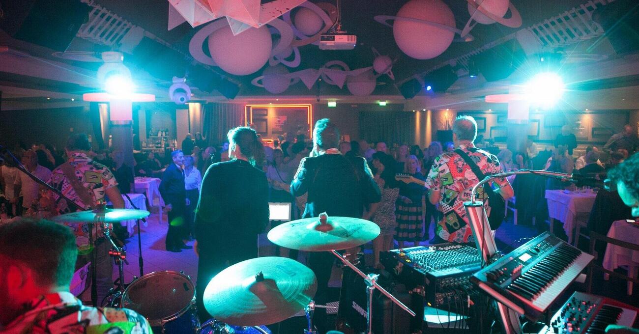 Ok i The Kolors, ma la vera Italo disco l&#039;avete mai sentita? Ce la raccontano Johnson Righeira e Clara Moroni