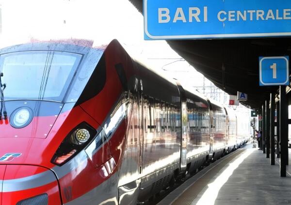 L&rsquo;Elkann al contrario (e doppio): il viaggio della speranza in treno dalla Puglia a Milano, cronache del dopo Albania