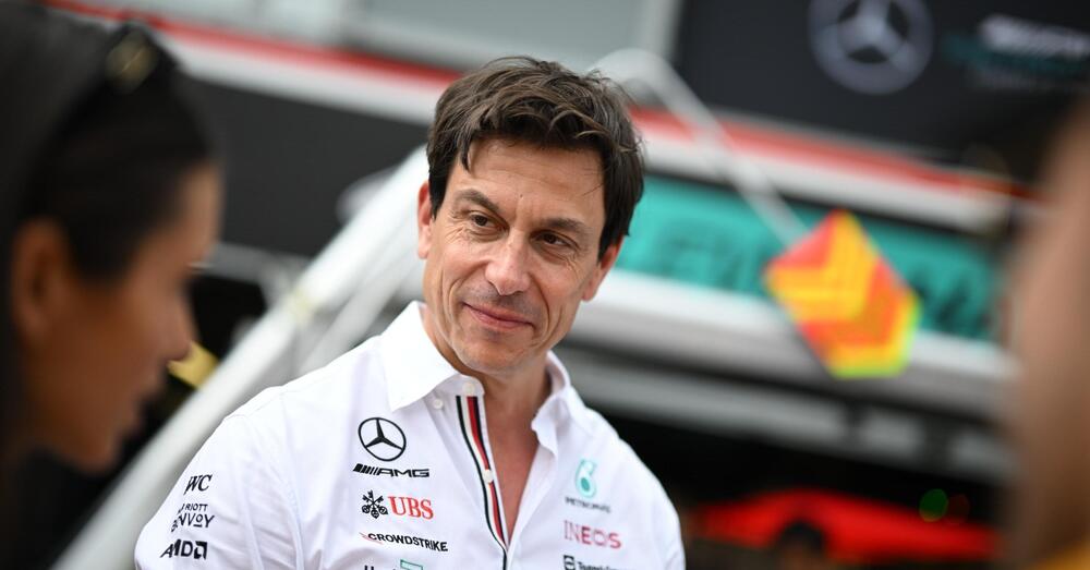 Verstappen risponde a Toto Wolff: &ldquo;Dai suoi commenti sembra un dipendente Red Bull, ma per fortuna&hellip;&rdquo;