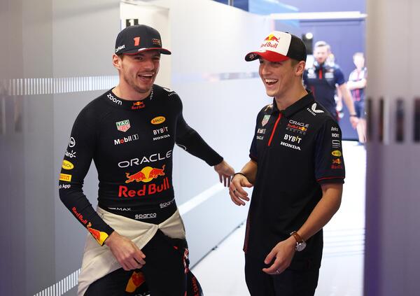 Ok ma chi &egrave; Liam Lawson, il pilota che ha eliminato Max Verstappen in qualifica