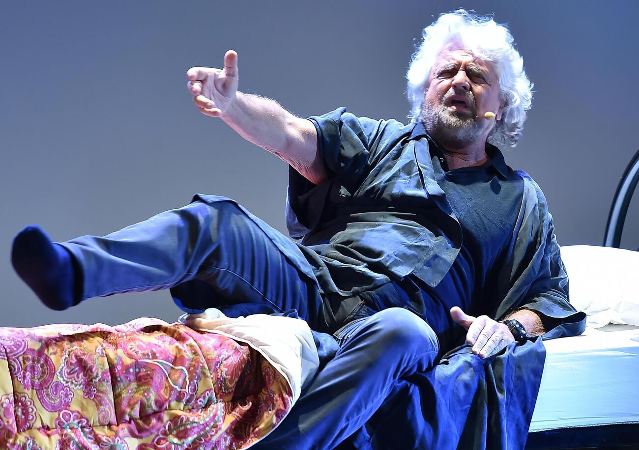 Grillo e le fake news che non lo erano (e non lo sono?), la serata di fuoco di Obama e il figlio di Biden che... 