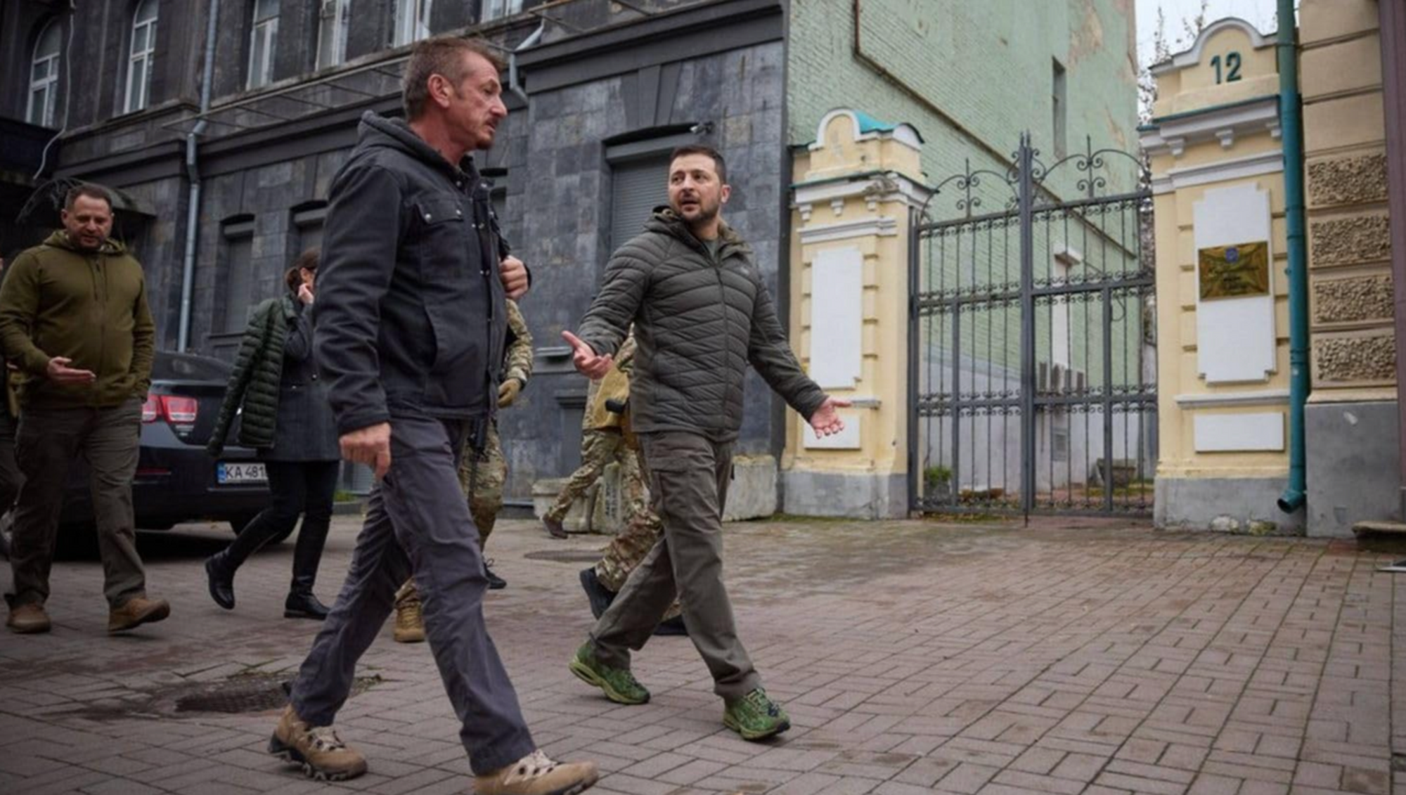 Sean Penn in Superpower con Volodymyr Zelensky