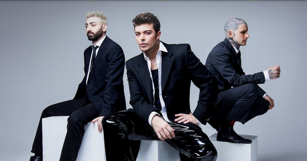 Finisce male il concerto sul battello su cui i The Kolors si sono esibiti: &ldquo;No, non &egrave; Ibiza!&rdquo;