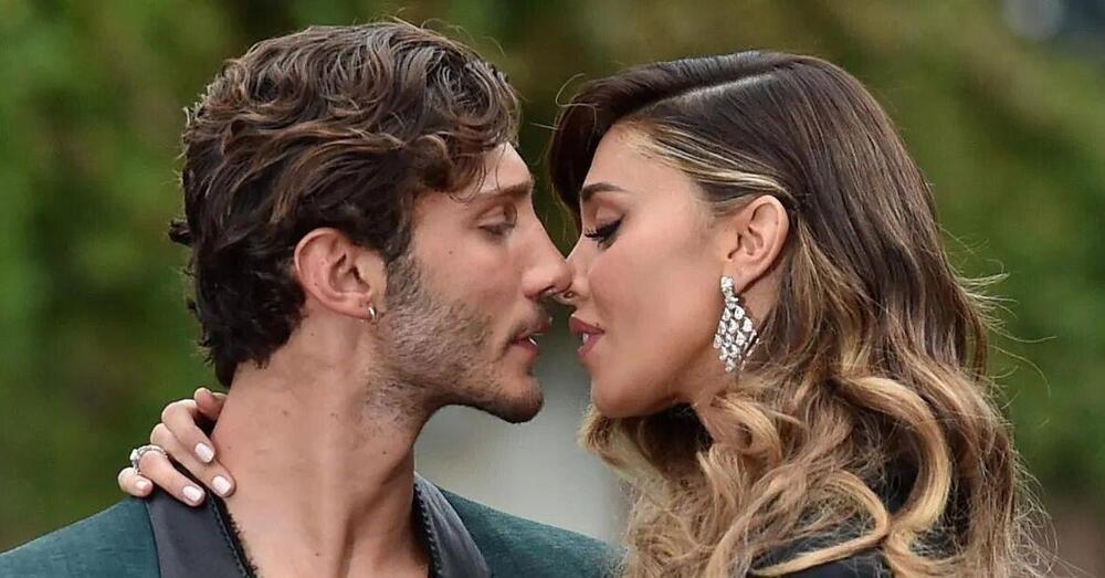 Stefano De Martino parla dell&rsquo;incidente in moto con Belen: &ldquo;Lei come una dea, io&hellip;&rdquo;