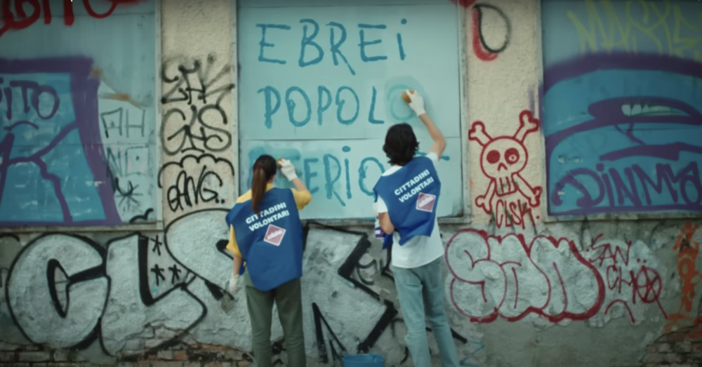 Dopo Esselunga, Moni Ovadia contro lo spot Ace: &ldquo;L&#039;odio per gli ebrei usato per fare soldi...&rdquo;