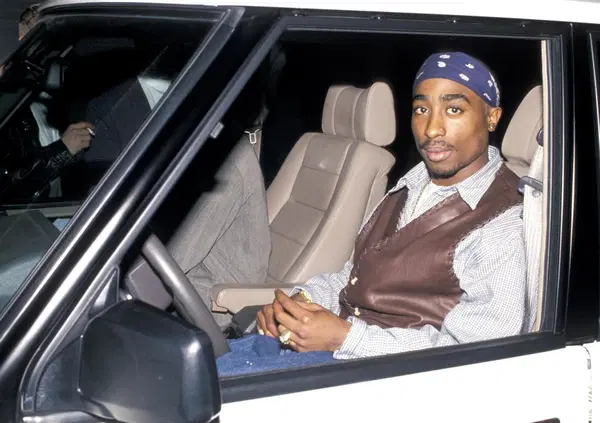 Svolta nell'omicidio Tupac, arrestato uomo che era nella Cadillac da cui gli spararono