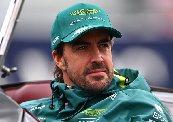 Alonso continua il business della auto di lusso: quanto vale la sua McLaren Elva