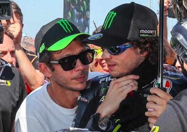 Con la frattura di Marco Bezzecchi serve un pilota per l&rsquo;Indonesia: tutti vogliono Valentino Rossi, ma&hellip;