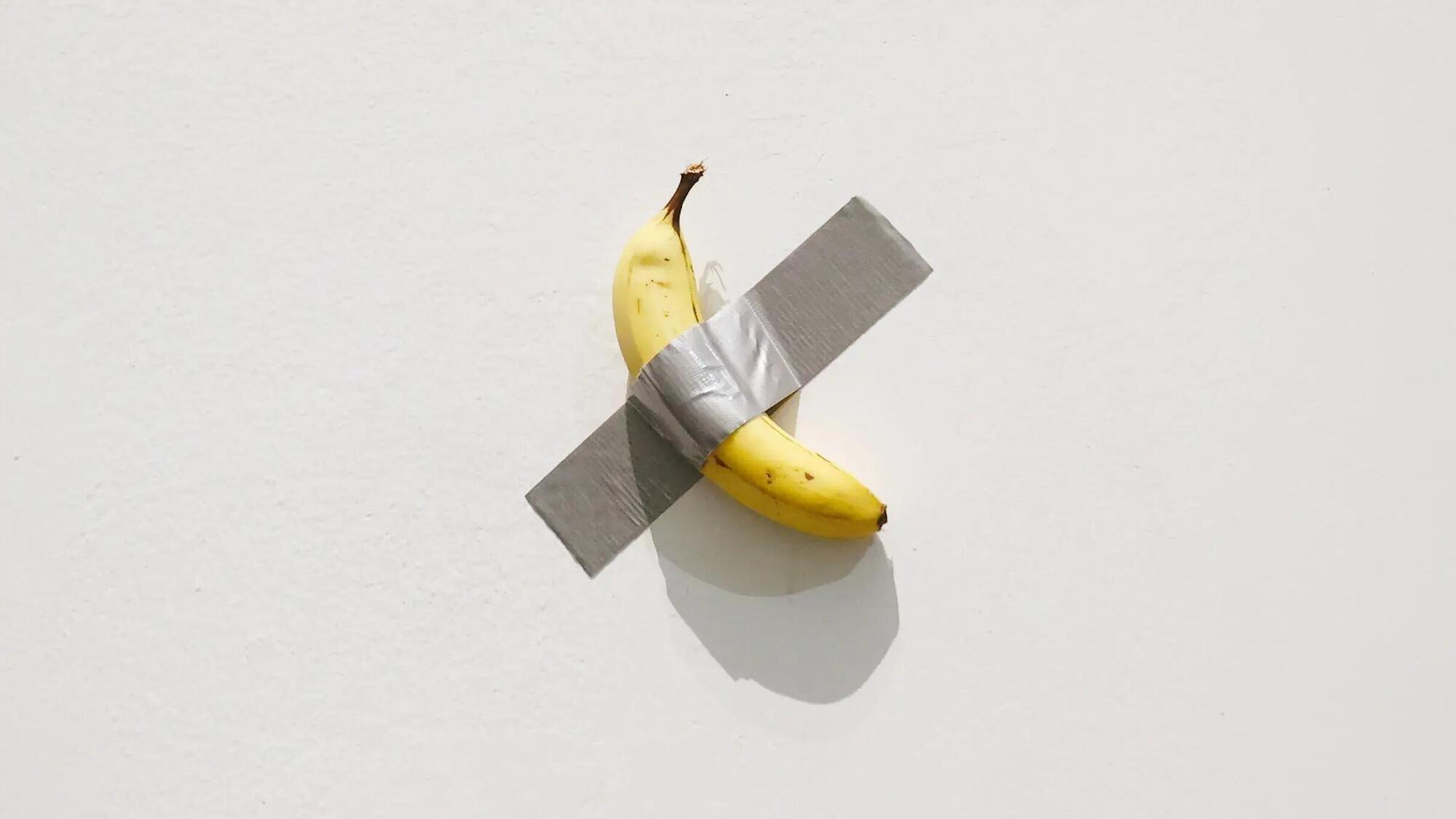 The Comedian, l'istallazione di Maurizio Cattelan