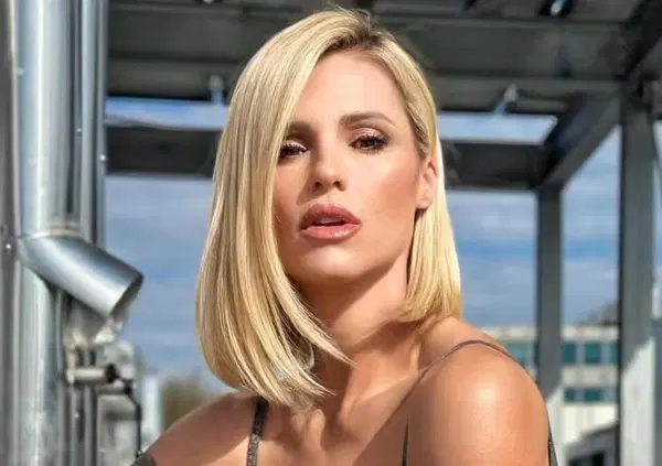 Signori, &egrave; successo: Michelle Hunziker su una Ducati Panigale V4 provoca l'urlo di Guido Meda