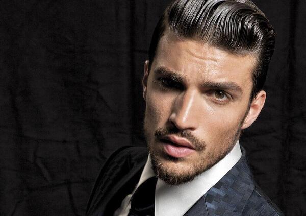 Mariano Di Vaio ha capito che esser presi per il cul* &egrave; un privilegio di massa