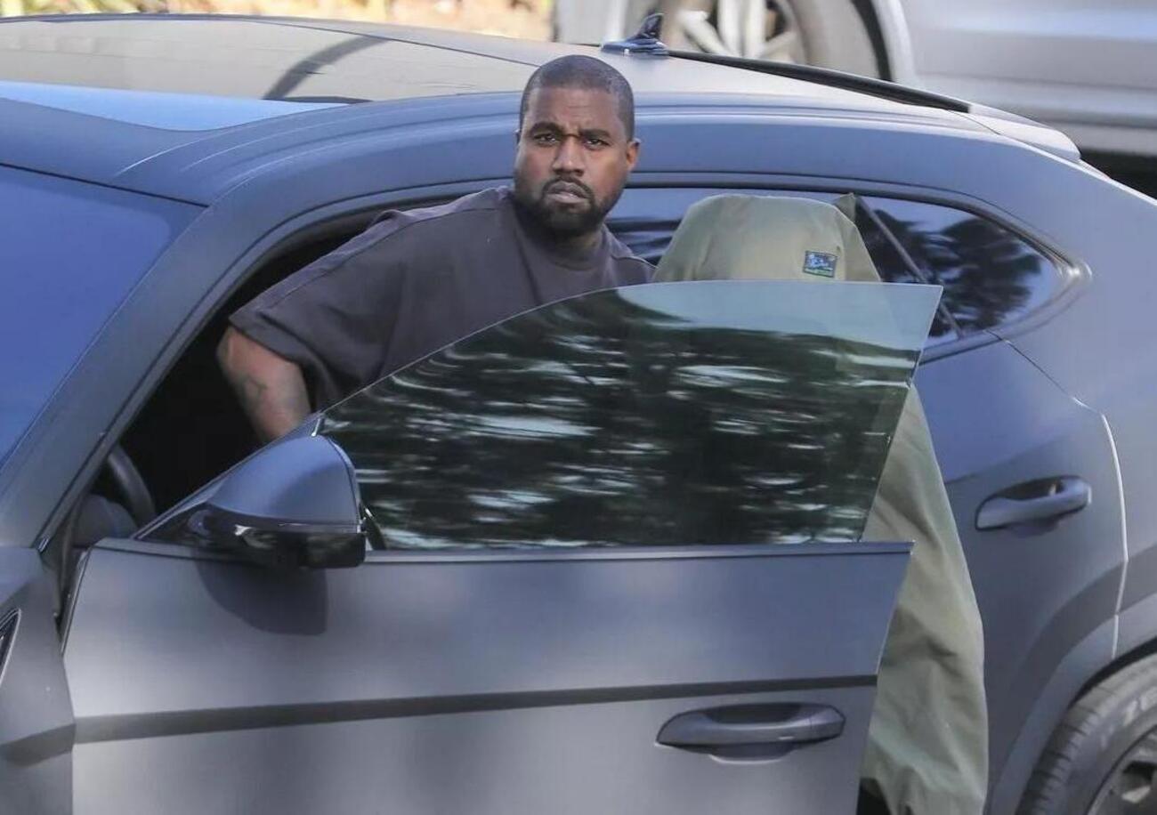 Ma davvero, come dice di s&eacute; Kanye West, uno pu&ograve; diventare autistico dopo un incidente d&rsquo;auto?