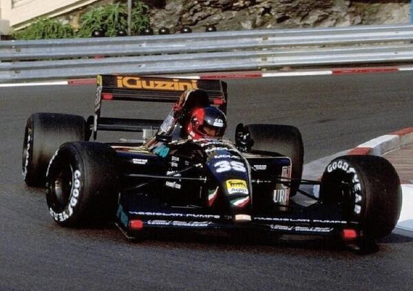 Andrea Moda Formula, la docuserie sulla scuderia pi&ugrave; folle del mondo: &quot;Correre in Formula 1 sull&#039;Andrea Moda &egrave; un miracolo. E l&#039;ho fatto solo io&quot;