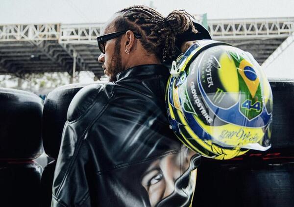 Lewis Hamilton a Interlagos nel nome di Senna: outfit e casco dedicati al suo mito 