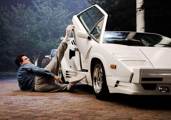 La Lamborghini Countach di The Wolf of Wall Street &egrave; in vendita, con tanto di ammaccature by DiCaprio. Ma il prezzo non ne risentir&agrave;, anzi&hellip;