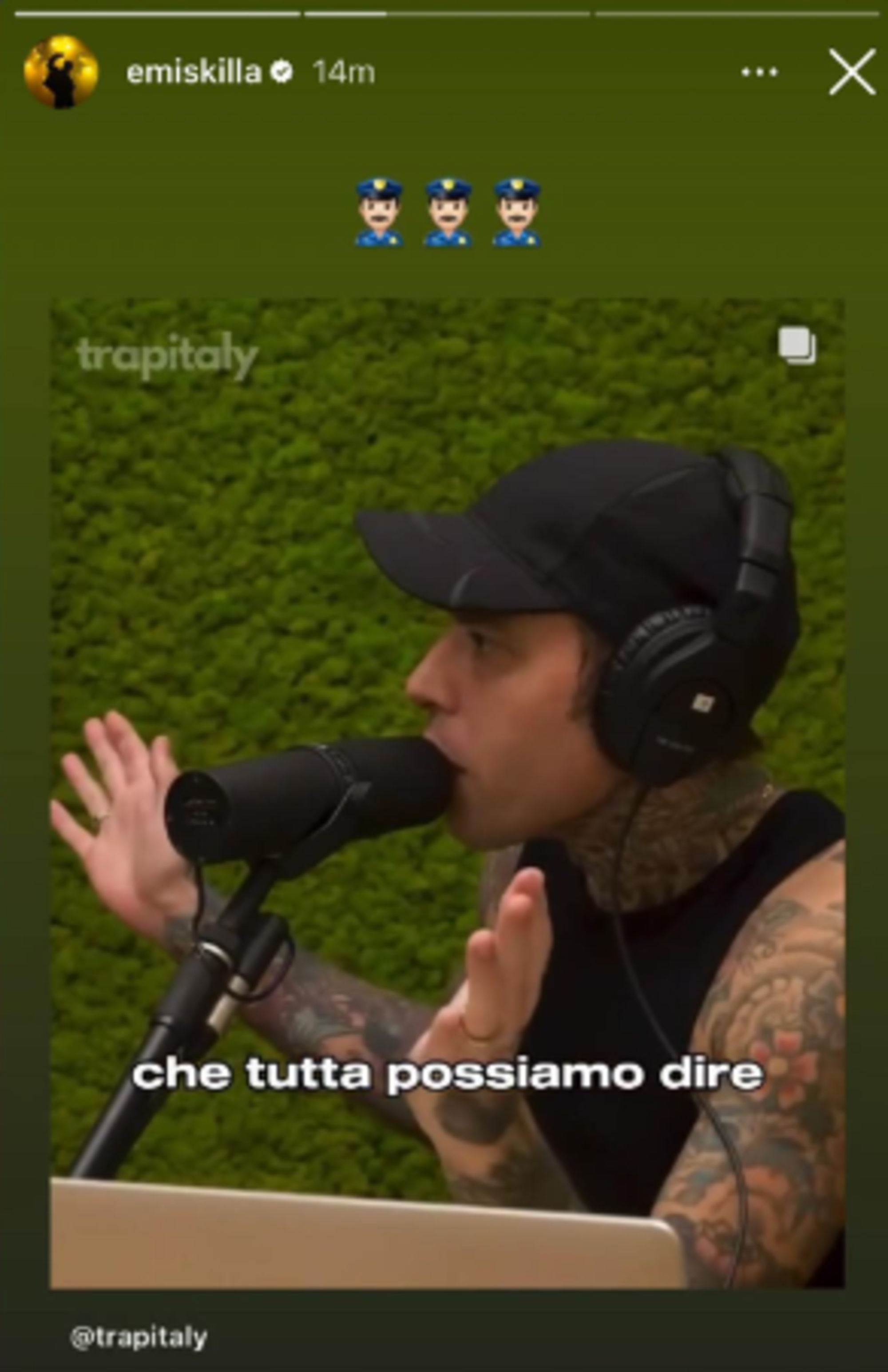 Emis Killa dedica l&#039;emoji del carabiniere a Fedez che criticava la sua difesa di Schiva