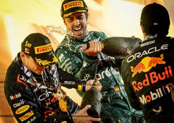 Max Verstappen e il quasi incidente per colpa di Alonso e Perez: "Stavo guardando gli schermi e..."