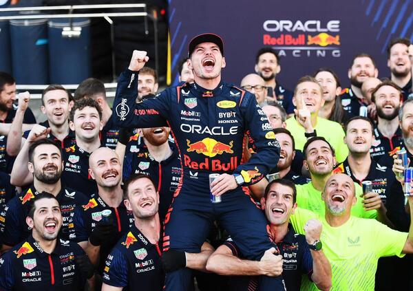 Ecco quanti soldi dovr&agrave; sborsare Max Verstappen per colpa della sua super stagione 2023