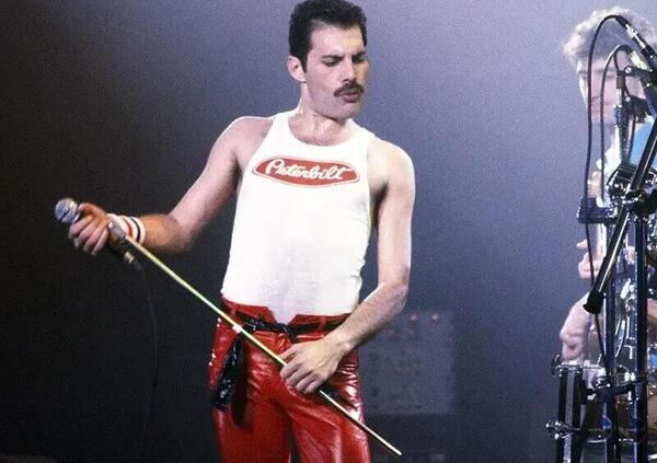 Siamo andati a mangiare una carbonara con il regista dei Queen che ci ha spiegato perch&eacute; Freddie Mercury &egrave; immortale