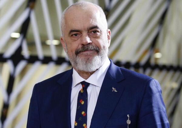 Edi Rama parla italiano meglio di Elly Schlein: che lezione di chiarezza ai nostri politici dal premier albanese, altro che supercazzole e urla