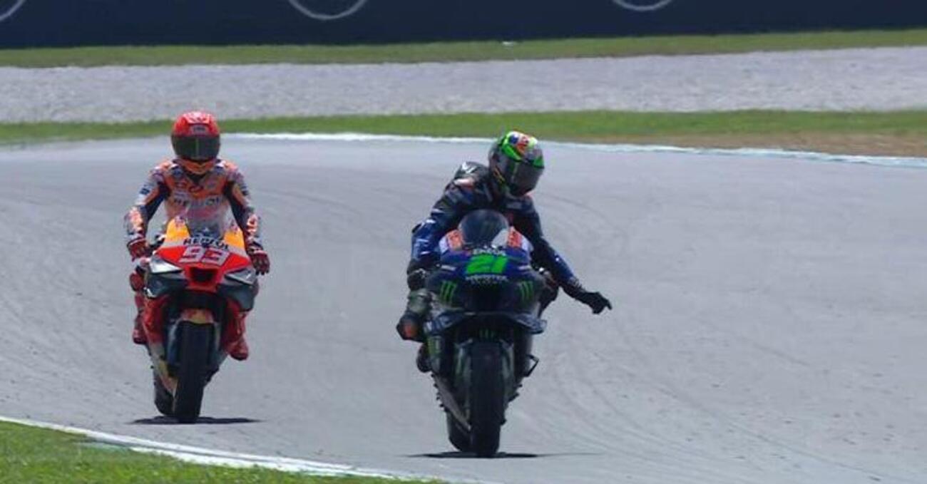 Ok, ma avete visto l&#039;assurda battaglia di Marc Marquez a Franco Morbidelli nelle qualifiche di Sepang?