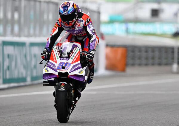 Jorge Mart&iacute;n a Sepang accusa le gomme: &quot;Io come Pecco ieri. Se vado in Honda? Hanno cercato tutti...&quot;