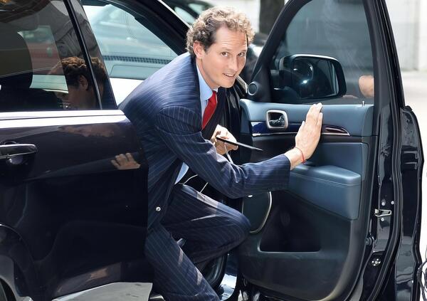 John Elkann pensa a un super yacht mentre Stellantis invita 15 mila dipendenti a lasciare l&rsquo;azienda?