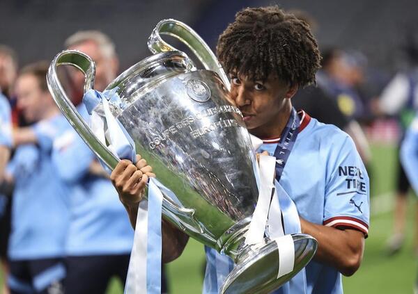 Ok, ma chi caz*o &egrave; Rico Lewis, il talento classe 2004 che &egrave; gi&agrave; uno dei fedelissimi di Guardiola al Manchester City?