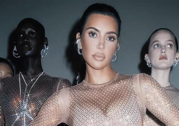 Kim Kardashian? Provateci voi a salvare il pianeta a colpi di capezzolo (e di greenwashing?). Mica caz*i, Skims Ultimate Nipple Bra&hellip; [VIDEO]