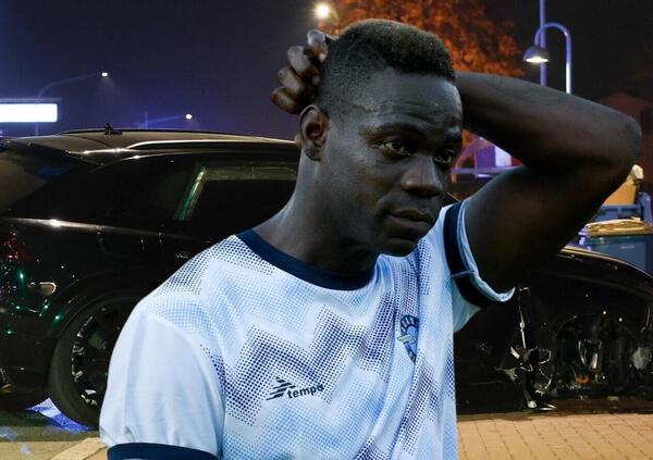 Paura per Mario Balotelli, incidente e Audi completamente distrutta. E quell&rsquo;alcoltest e la patente&hellip; [VIDEO]