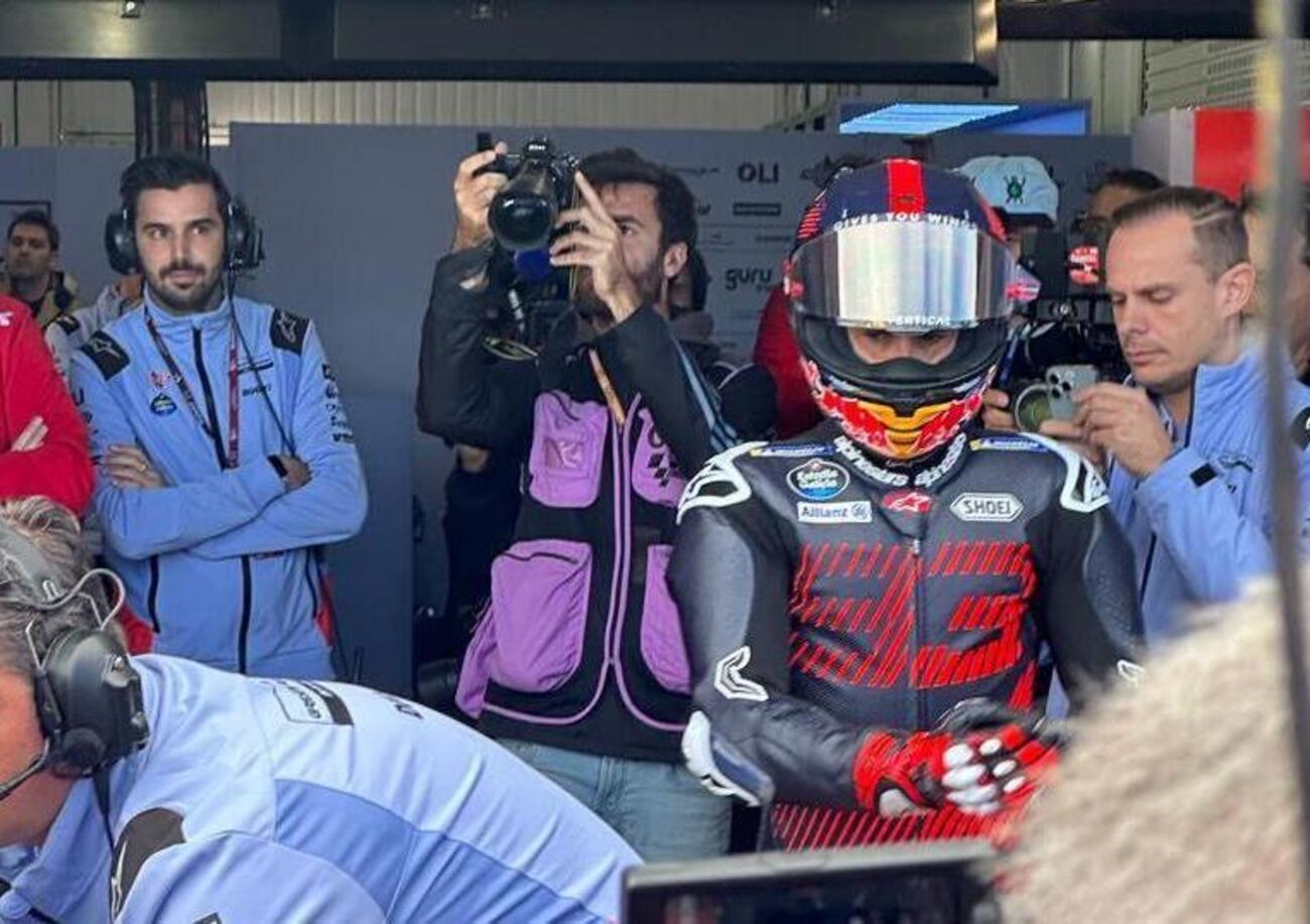 Live da Valencia, le prime parole di Marc Marquez sulla Ducati Desmosedici GP23 del Team Gresini