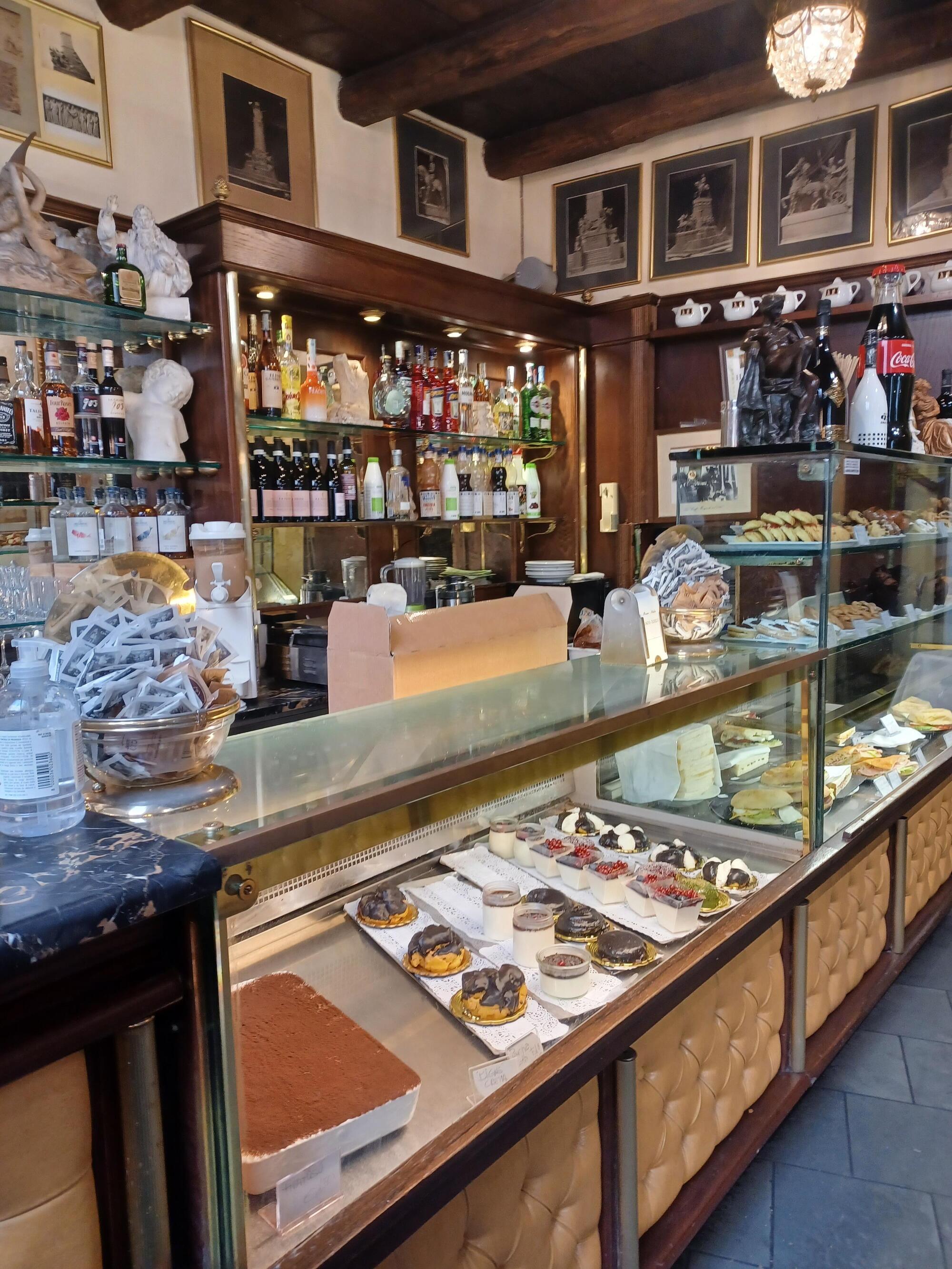 Il bar Canova-Tadolini