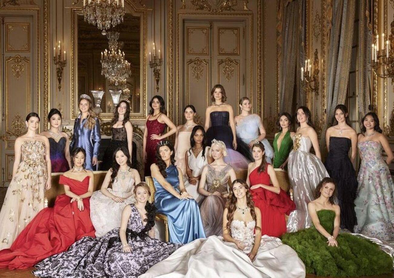 Il ballo delle debuttanti? Un gioco per ricchi fuori dal tempo: ecco Le Bal des D&eacute;butantes 2023, sfarzoso vaffa alle femministe