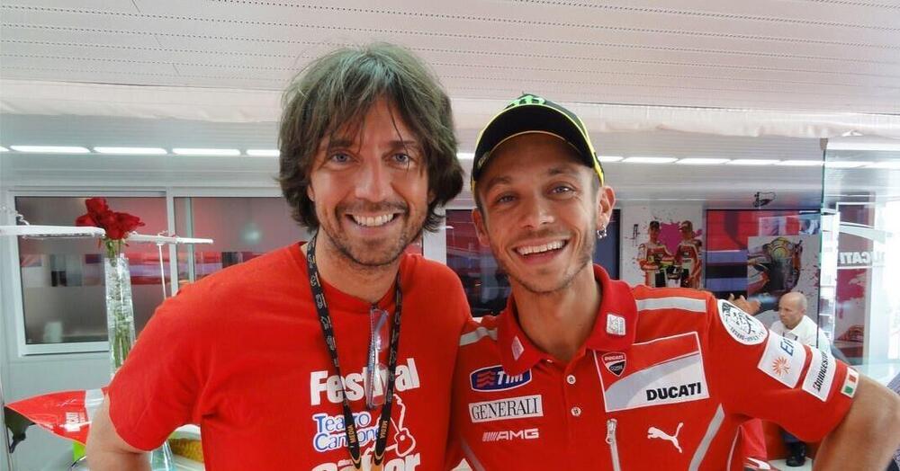  &ldquo;Valentino Rossi, Marco Simoncelli e il periodo pi&ugrave; brutto della mia vita&rdquo;: Scanzi parla degli anni in cui seguiva il Motomondiale e...