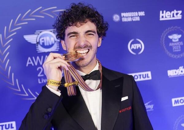 Pecco Bagnaia e i signori delle corse invadono Liverpool: tutto il meglio dei FIM Awards per la MotoGP