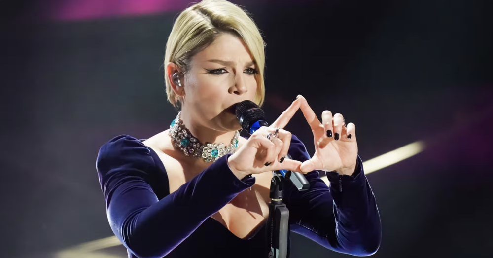 Ecco perch&eacute; Emma Marrone mi odia. Parla il critico Michele Monina: &ldquo;Dalle stroncature alla battuta su Belen e i finti sold out. E ora a Sanremo&hellip;&rdquo;