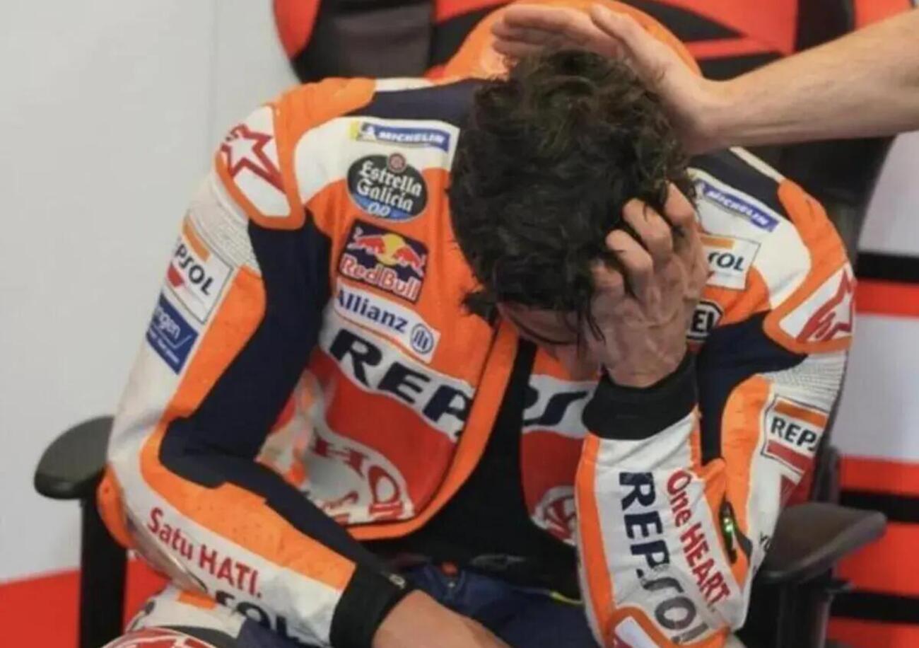 [VIDEO] Il pianto a dirotto di Marc Marquez dopo la dedica di Santi Hernandez 