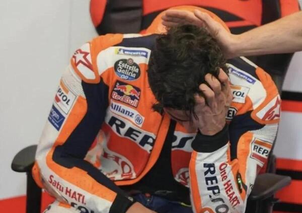 [VIDEO] Il pianto a dirotto di Marc Marquez dopo la dedica di Santi Hernandez 