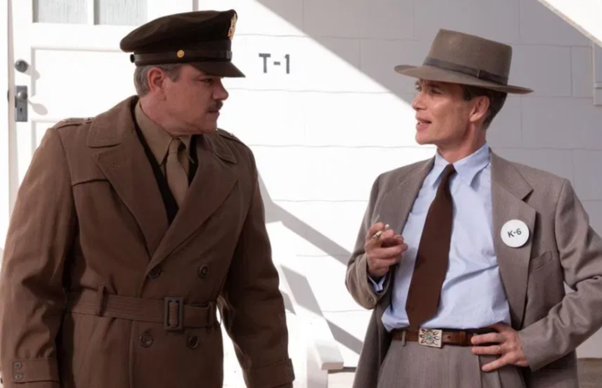 Matt Damon e Cillan Murphy in “Oppenheimer”