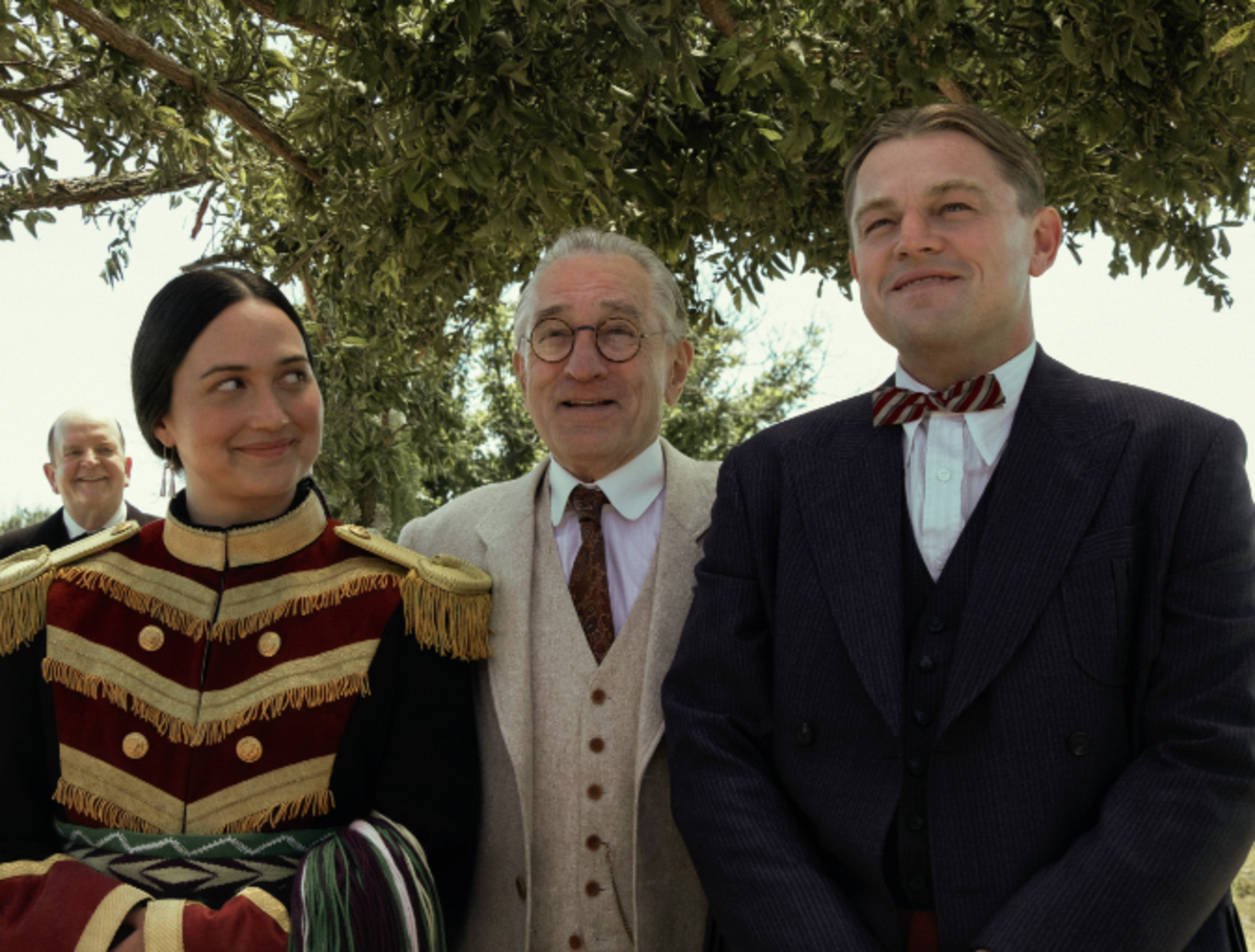 Lily Gladstone, Robert De Niro e Leonardo DiCaprio in &ldquo;The Killers of The Flower Moon&rdquo; di Martin Scorsese