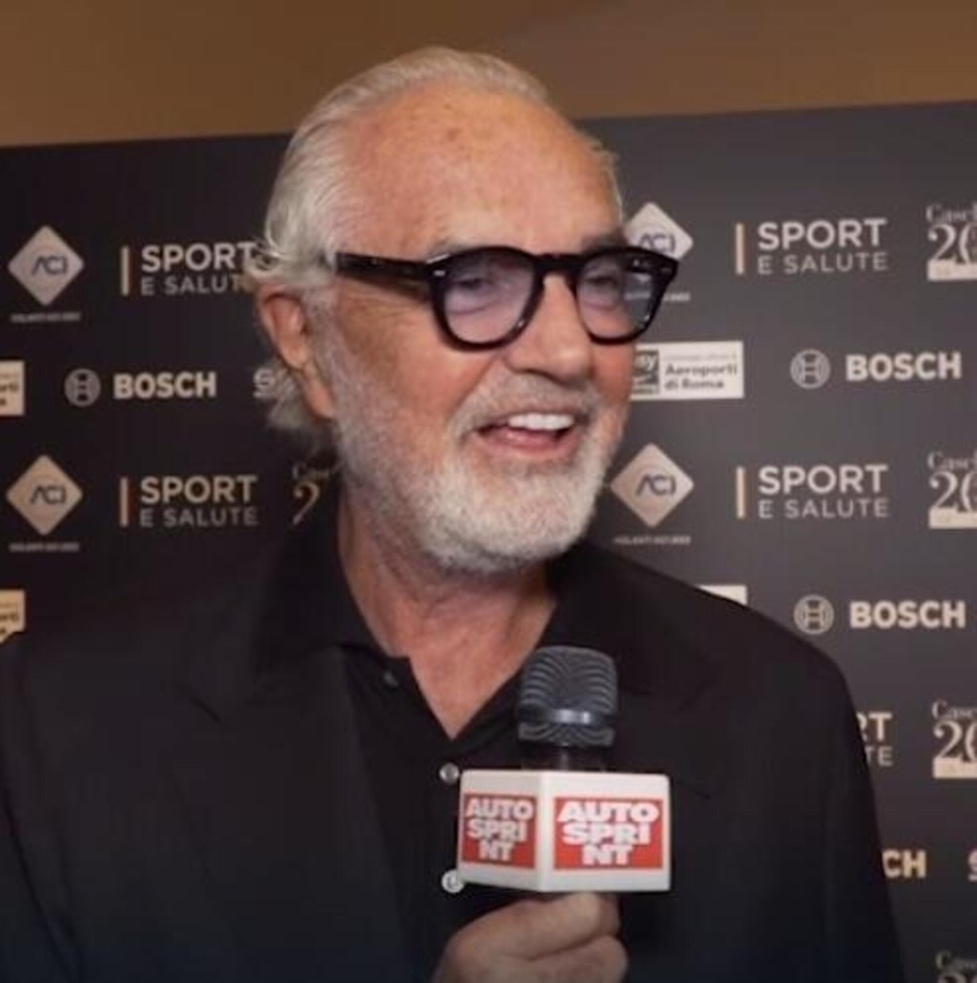 Flavio Briatore durante l&#039;intervista in occasione dei Caschi d&#039;Oro