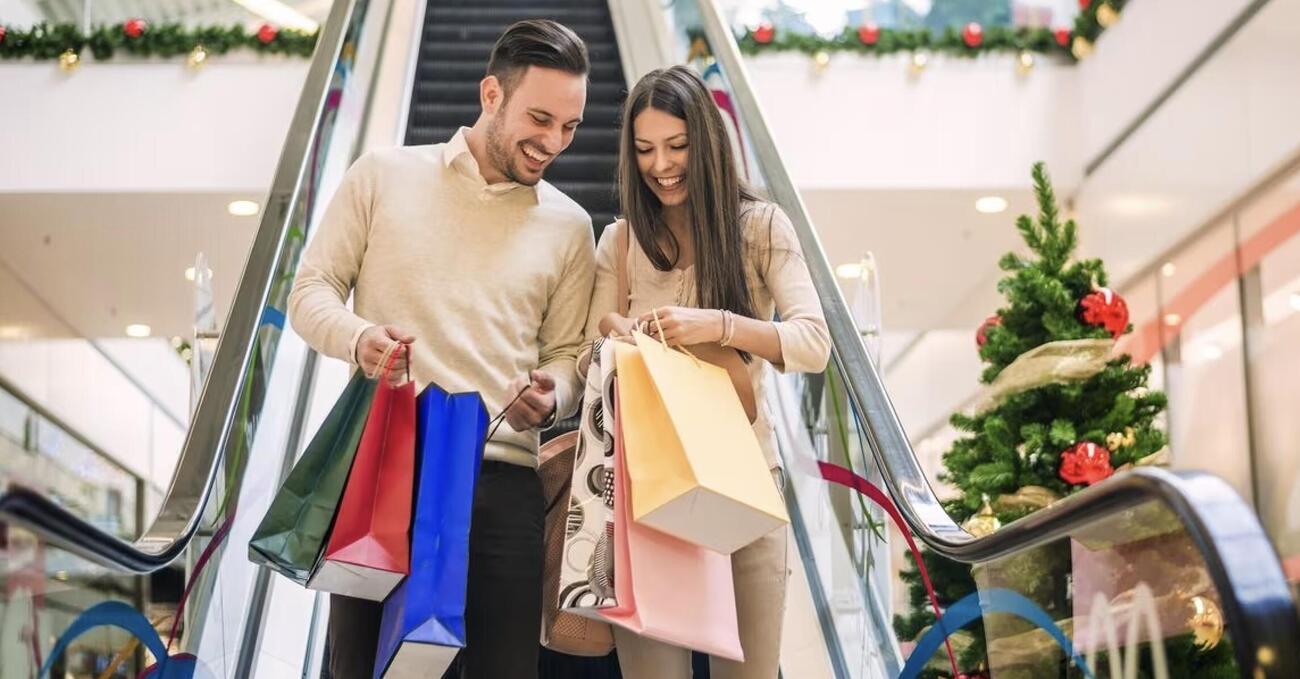 La tredicesima ha rotto il caz*o (a chi non ce l&#039;ha): ecco perch&eacute; aumenta le disuguaglianze tra i lavoratori. E quei sei milioni di esclusi...