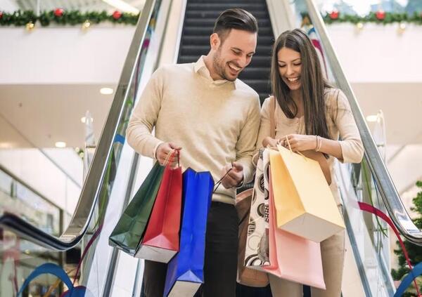 La tredicesima ha rotto il caz*o (a chi non ce l&#039;ha): ecco perch&eacute; aumenta le disuguaglianze tra i lavoratori. E quei sei milioni di esclusi...