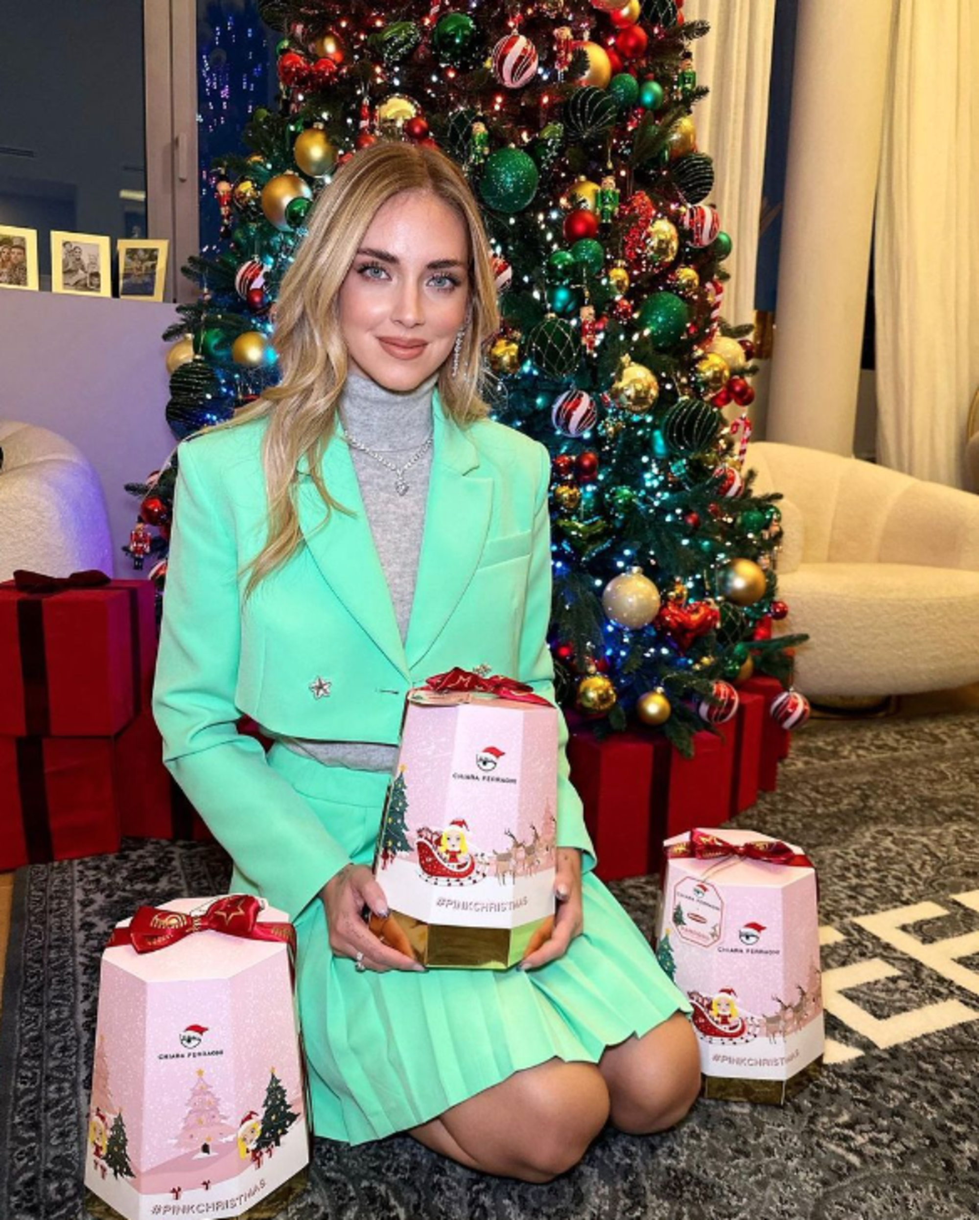 Chiara Ferragni e il Pandoro Pink Christmas